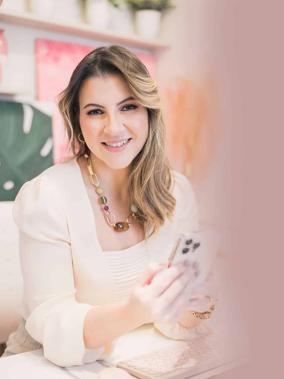 Tamala Ramos em seu espaço de atendimento